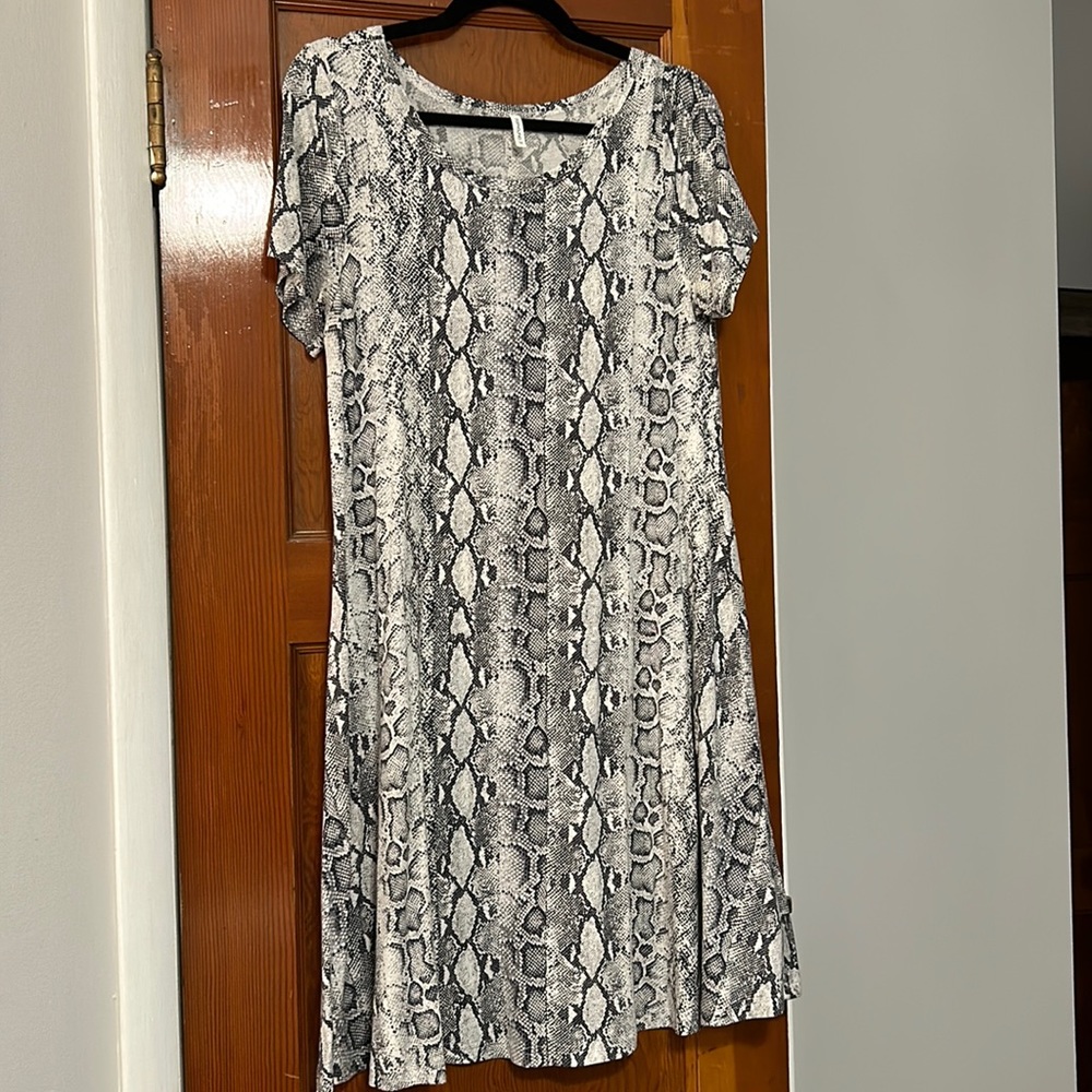 ✨Flash Sale✨ Snakeskin Dress
